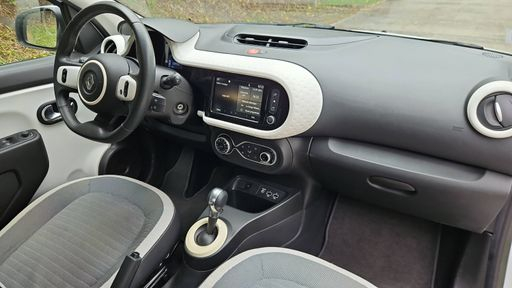 Renault Twingo E-Tech 81 22 kWh - Equilibre – 2022 – 33959 km – Électrique – Boîte Automatique — photo 29