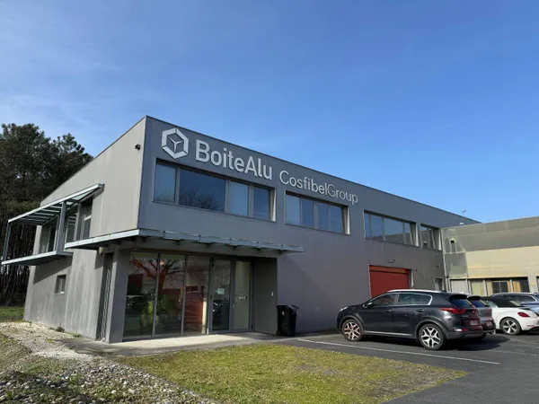Bureaux 907 m²
