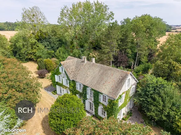 Maison 10 pièces 300 m²