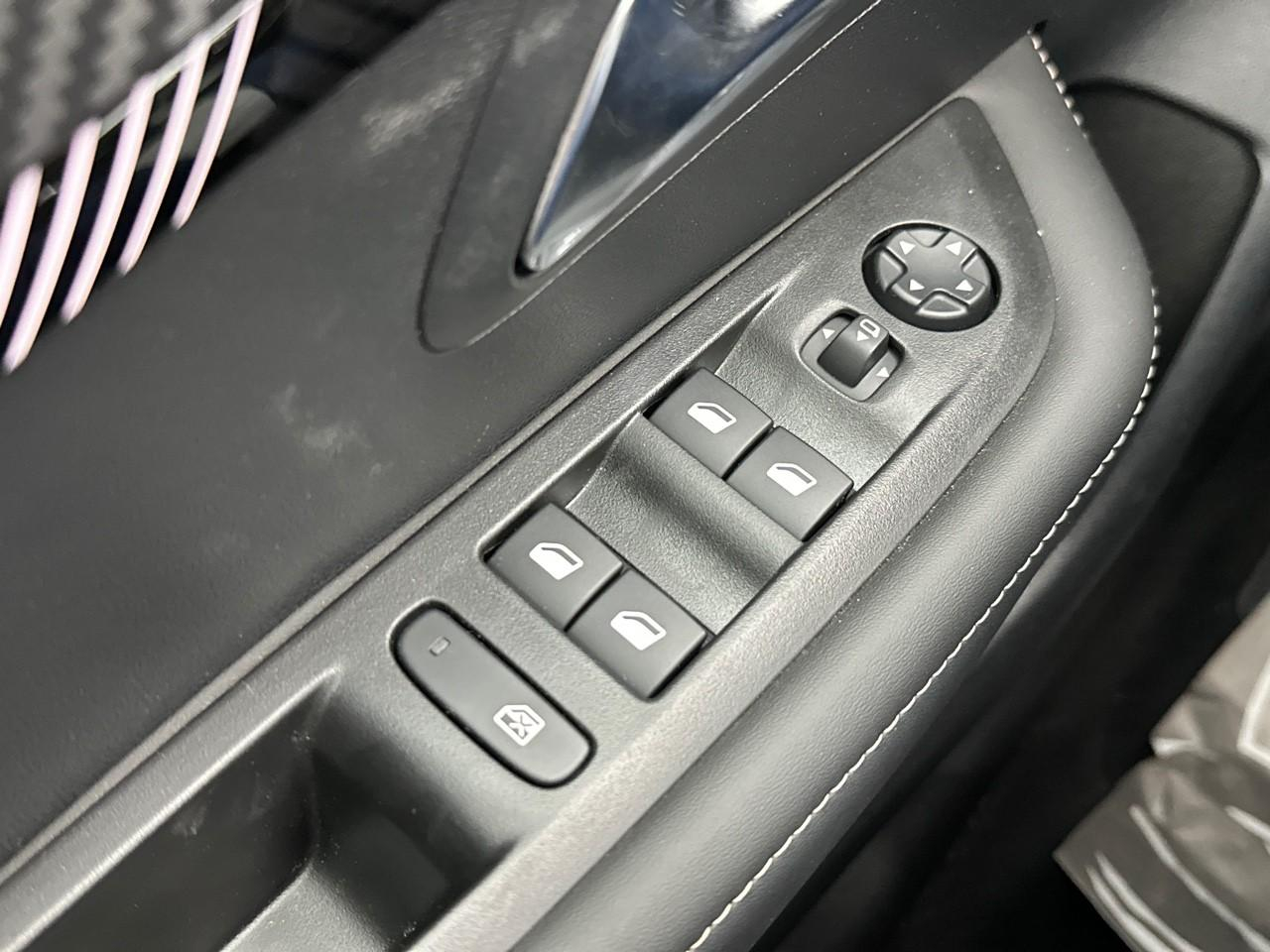 Peugeot 208 electrique 54 kwh 156ch allure — photo 15