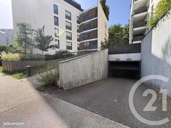 Garage/box 24 m² Lyon