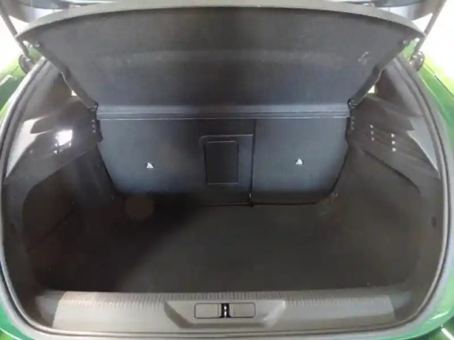 Peugeot 308 1.2 puretech 130ch s&amp;s allure pack — photo 8