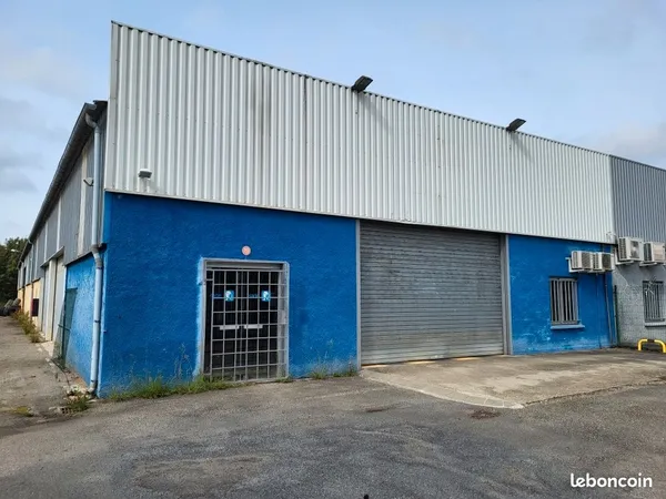 LOCAL COMMERCIAL 610m2 Zone de l'hippodrome