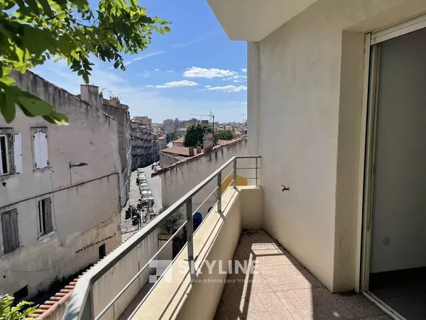 À VENDRE - T2 RÉNOVÉ AVEC ESPACE EXTÉRIEUR ET VUE DÉGAGÉE