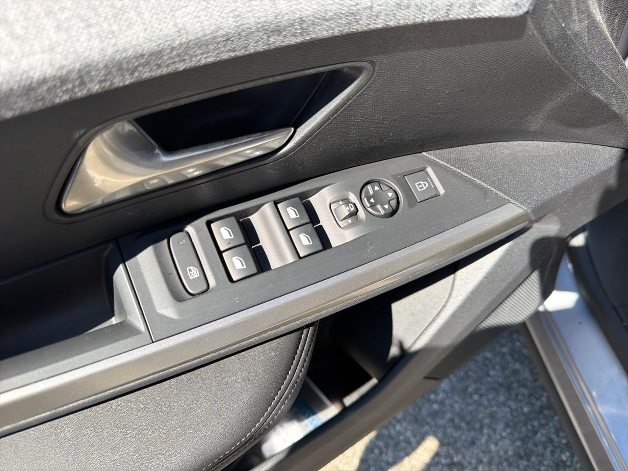 Peugeot 3008 1.2 hybrid 145ch allure e-dcs6 — photo 12