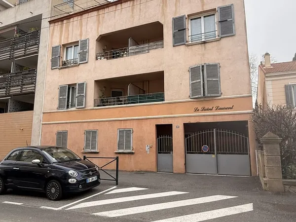 APPARTEMENT T3 AVEC TERRASSE, CAVE ET GARAGE IDÉAL INVESTI