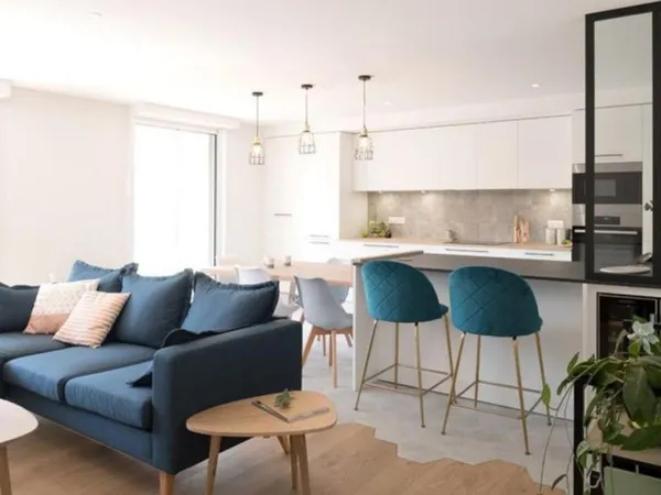 5 PIÈCES de 124m² + TERRASSE + PKG(s)