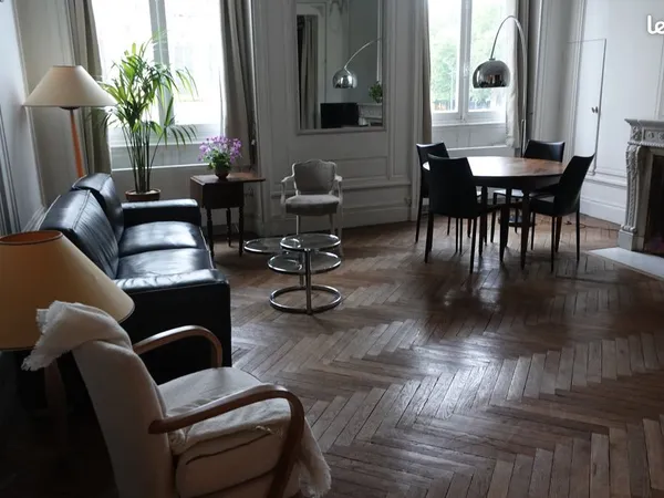 Location meublée T2bis 94m2 hyper centre Bordeaux