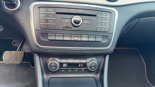 Mercedes Classe CLA 2.1 200 CDI 136 - Sensation – 2015 – 165603 km – Diesel – Boîte Automatique — photo 5