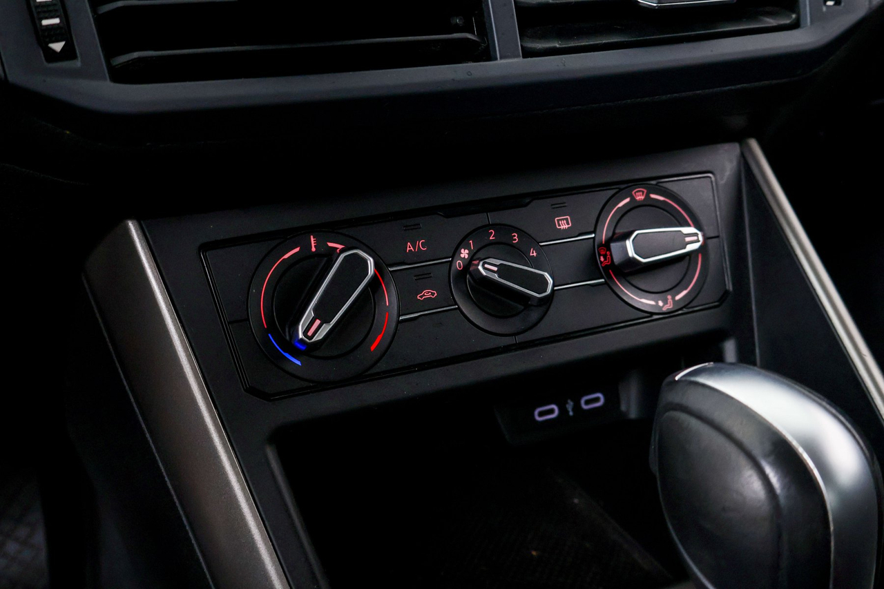 Volkswagen Polo — photo 24