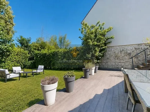 Jolie maison individuelle au Pecq (domaine privé) avec 3 chambres et jardin