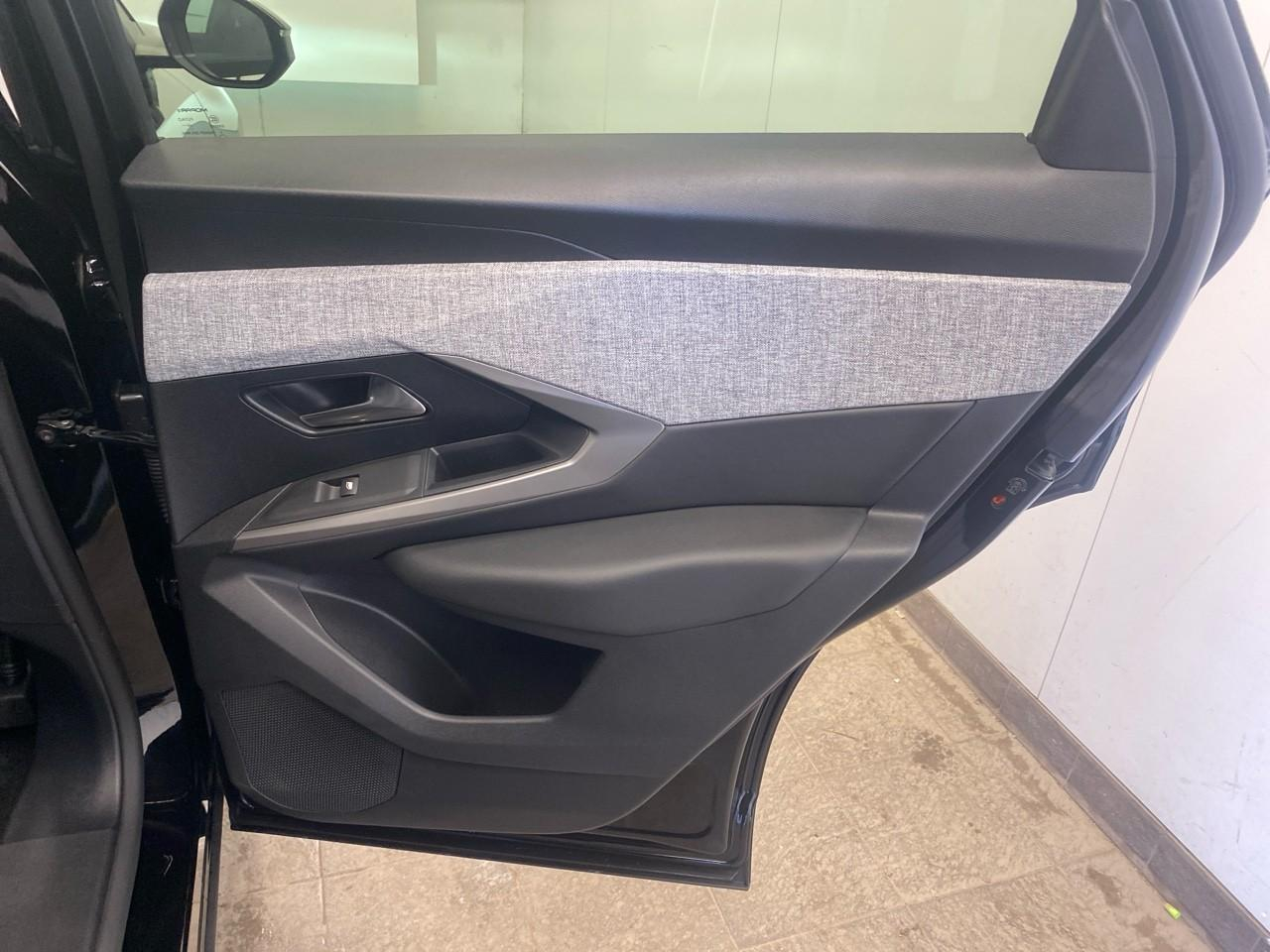 Peugeot 3008 hybrid 136 e-dcs6 allure — photo 24