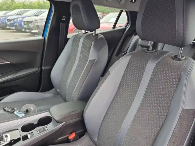 Peugeot 2008 puretech 130 s&amp;s eat8 — photo 20