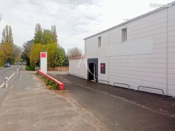 Local commercial 400 m² CHALLANS