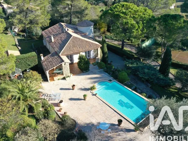 Maison 8 pièces 195 m²