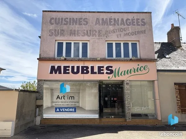 Local 300 m² Tuffé