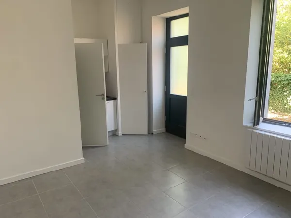 T1 19.36 m² + cour privative + place de stationnement Ecully