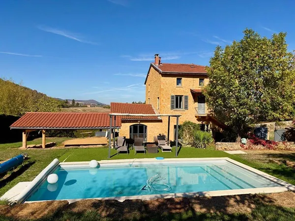 Maison 9 pièces 256 m²
