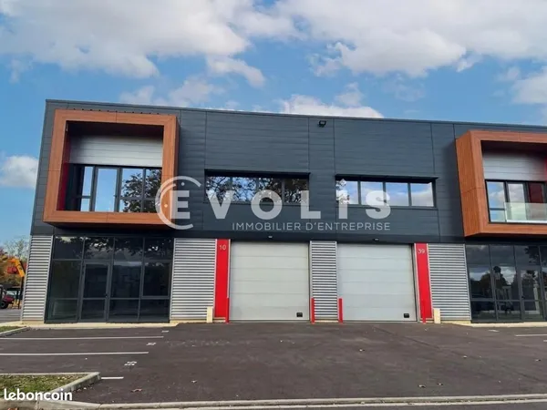 Local d'activité 377 m²