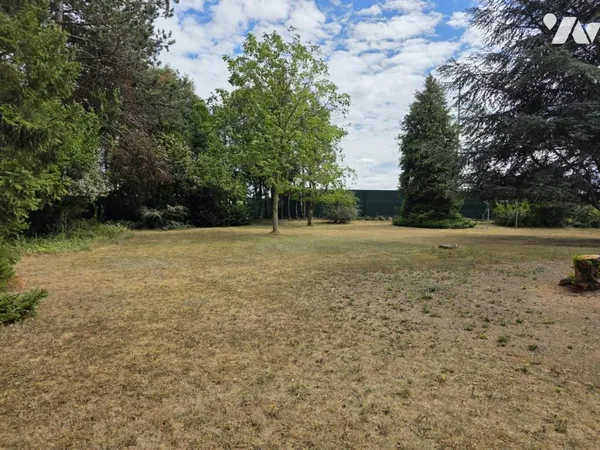 Terrain 800 m²