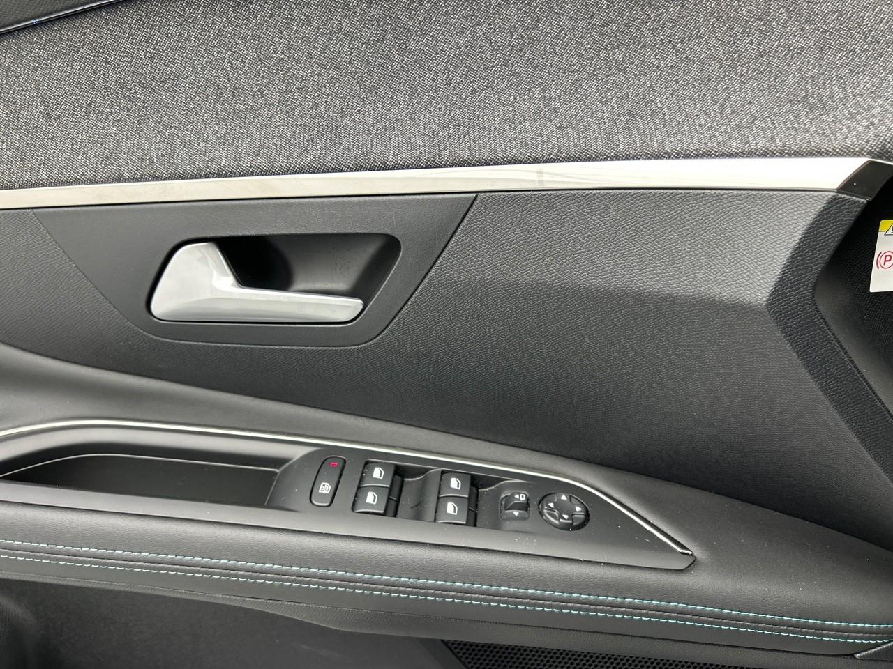 Peugeot 3008 hybrid 225 e-eat8 allure pack — photo 31