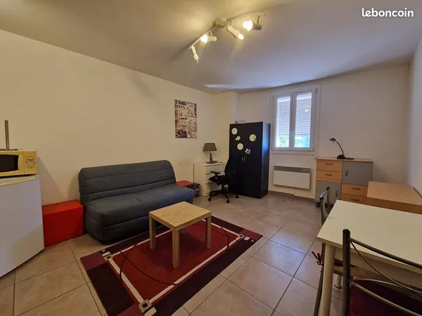 Studio 1 pièce 25 m²