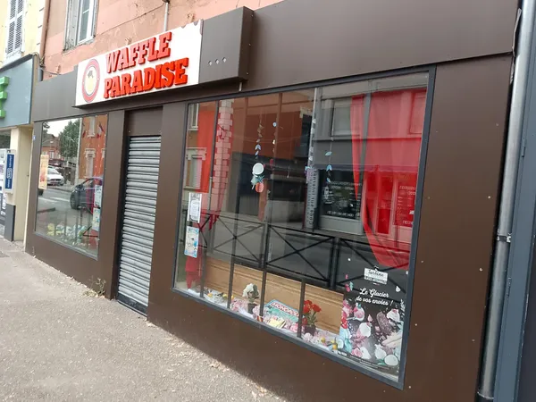 À vendre au centre des Abrets en Dauphiné, un fond de commerce