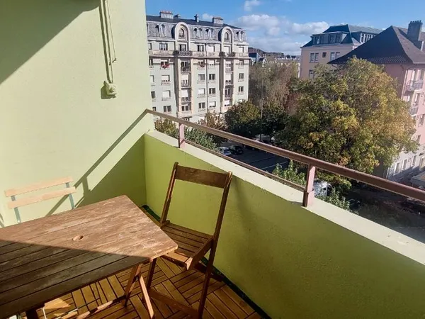 Lumineux T4 2 chambres 84 M2 avec balcon au centre ville libre au 1er janvier