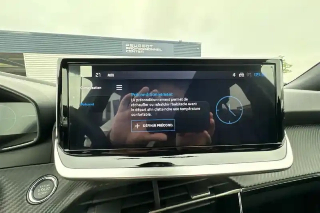 Peugeot 2008 electrique 54 kwh 156 ch — photo 18