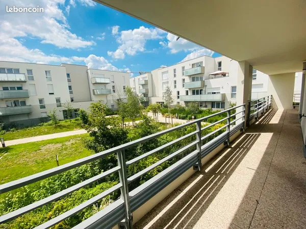 Reims bezannes - 5 min gare tgv / tram : appartement t3 calme avec terrasse et parking privatif