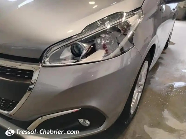 Peugeot 208 puretech 82ch s&amp;s bvm5 signature — photo 3