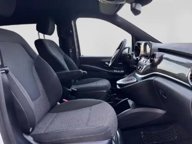 Mercedes Cla sse v 300 d compact  edition 9g-tronic — photo 20