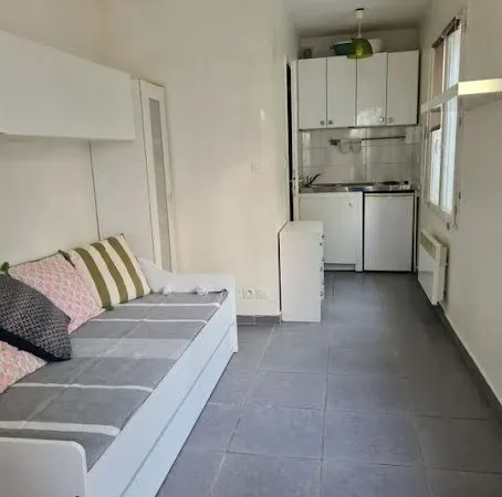Studio 1 pièce 19 m²