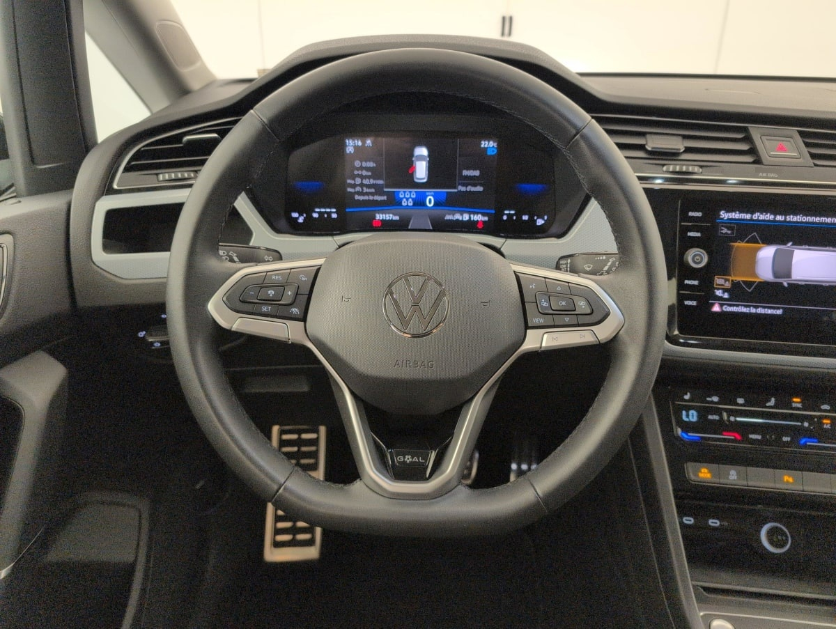 Volkswagen Touran — photo 14