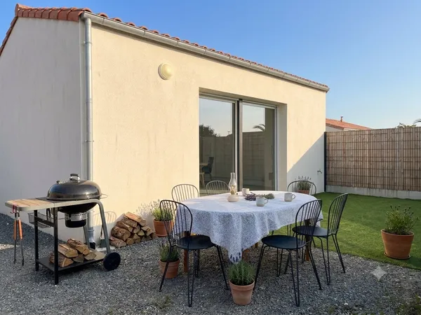 Froidfond - 4 pièces - 76 m² habitable - cour de 80 m²