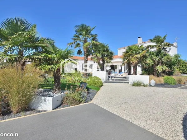 Propriété 8 pièces 213 m²