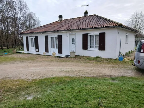 Maison de 103 m2 sur 1900 m2 de terrain à 4 mn de Cognac