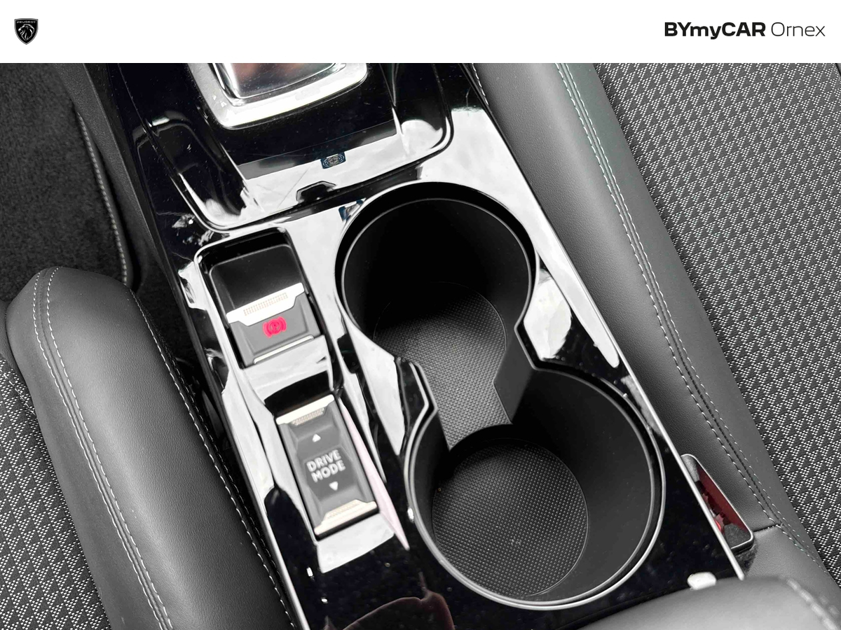 Peugeot 208 PureTech 100 S&amp;S EAT8 — photo 32