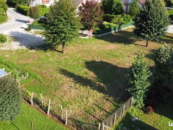 Vente de deux terrains à Entre Deux Guiers