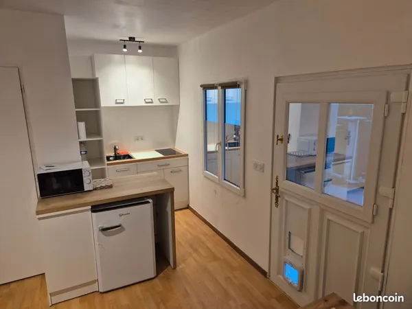 Studio meublé rénové 23 m² - Terrasse privative + parking - 620 tout compris