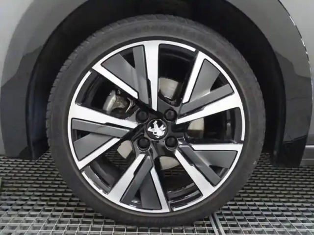 Peugeot 208 1.2 puretech 100ch s&amp;s gt 118g — photo 9