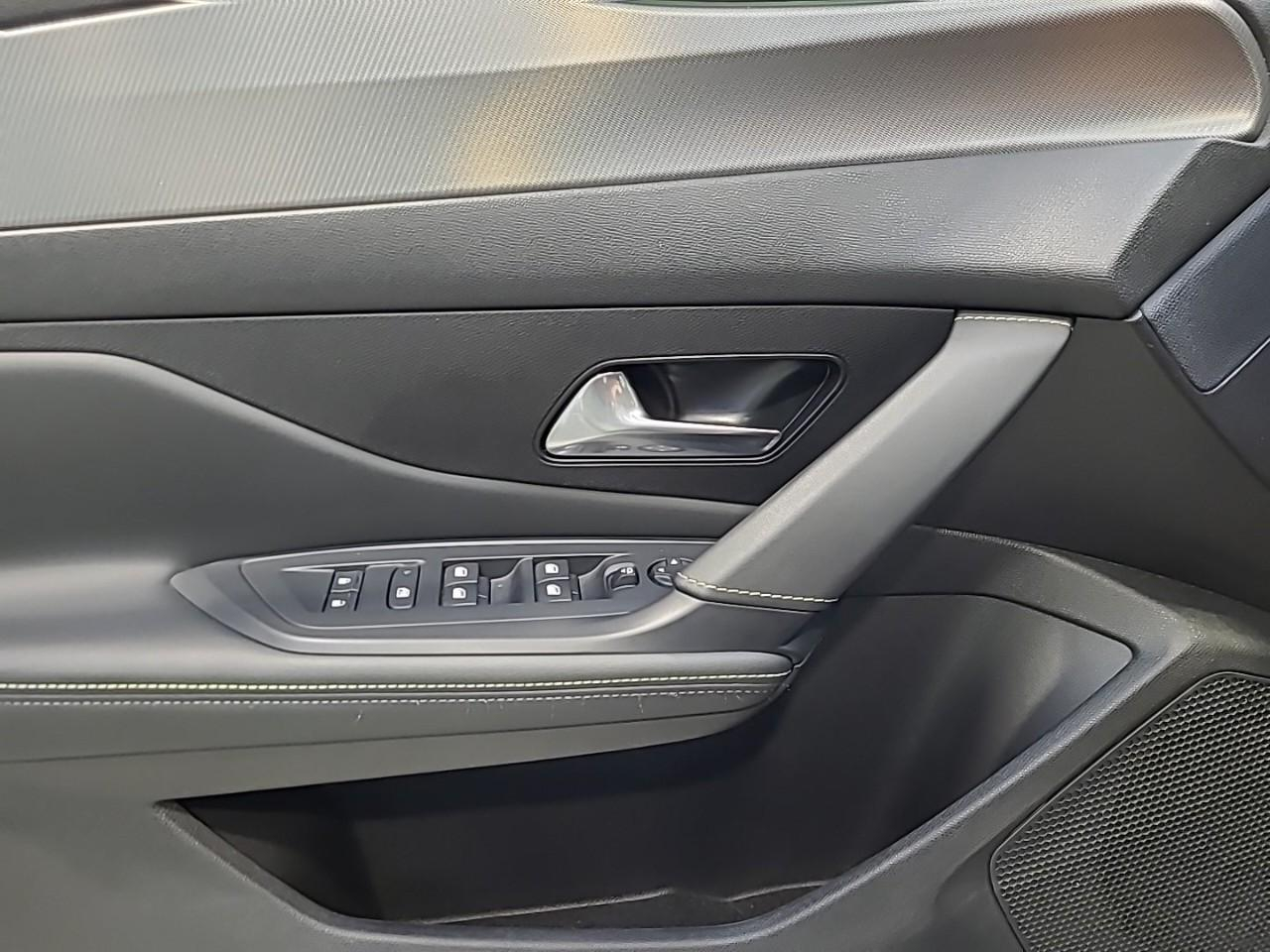 Peugeot 308 sw phev 180 e-eat8 gt — photo 31