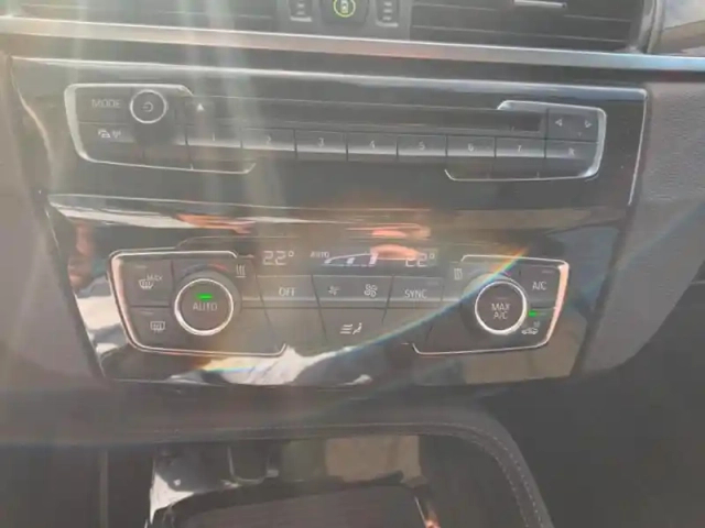 Bmw X1 sdrive18ia 140ch xline dkg7 — photo 13