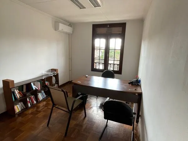 Bureau 15 m² meublé, parquet - Cayenne centre