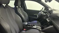 Peugeot 2008 1.2 PureTech 130ch S&S GT EAT8 — photo 15