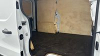 Renault Trafic L1H1 3T 2.0 Blue dCi 130ch Confort E6E — photo 10