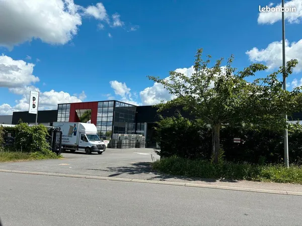 Local commercial 5230 m² FLEVY