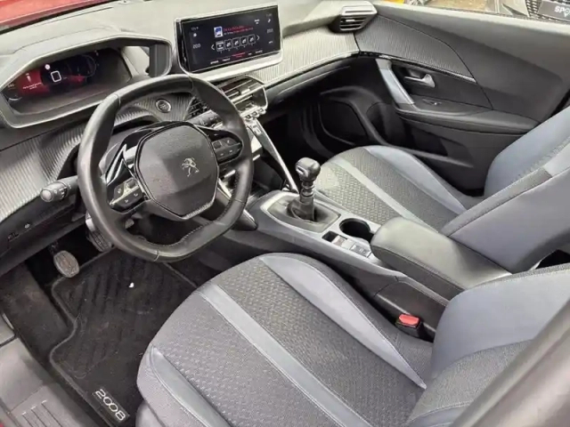 Peugeot 2008 puretech 130 s&amp;s bvm6 allure — photo 16