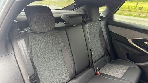 Peugeot 3008 1.2 Hybrid 136 e-DSC6 - Allure – 2025 – 8716 km – Hybride essence – Boîte Automatique — photo 36