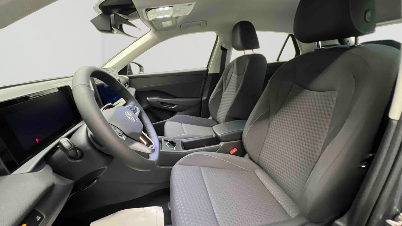 Volkswagen T-Roc 1.5 eTSI Hybrid 116 ch DSG7 — photo 11